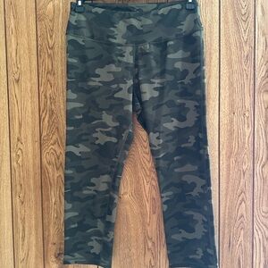 Danskin Olive Camo Active Leggings